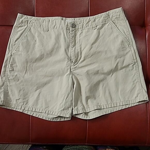 Calvin Klein sz 11 Junior khaki shorts - Picture 1 of 6